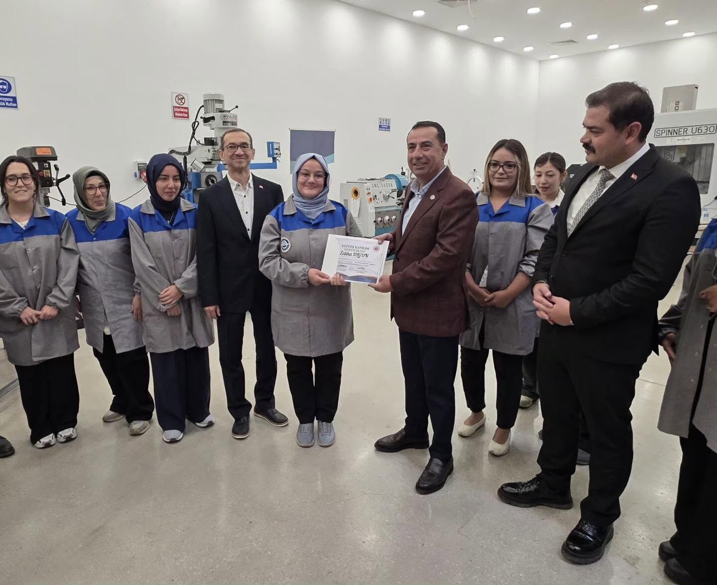Kadınlar Oparatör Oldu (2)