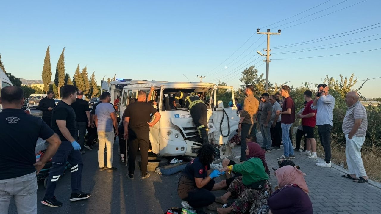 Kalp Krizi Geçiren Sürücü Kadın Işçileri Taşıyan Servise Çarptı Kazada 10 Yaralı!3