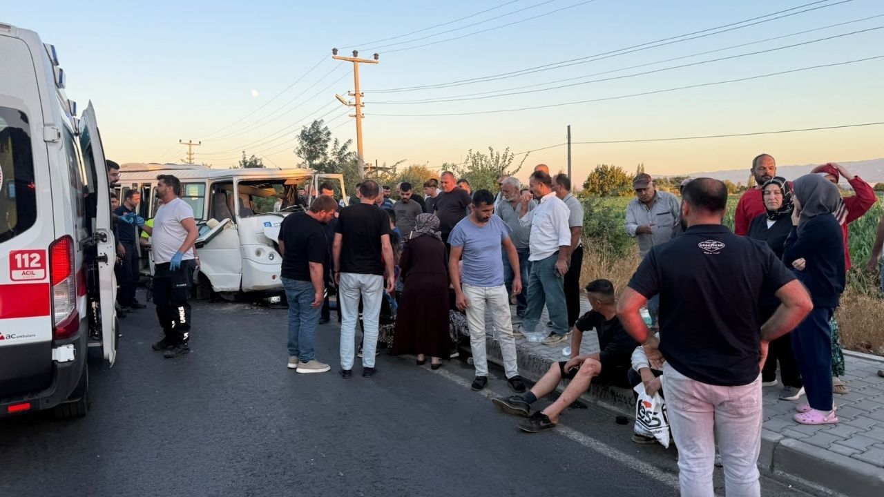 Kalp Krizi Geçiren Sürücü Kadın Işçileri Taşıyan Servise Çarptı Kazada 10 Yaralı!5