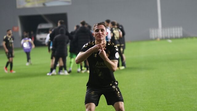 Karşıyaka Maçında Sakatlanan Altaylı İbrahim Kıravi Sezonu Kapattı (1)