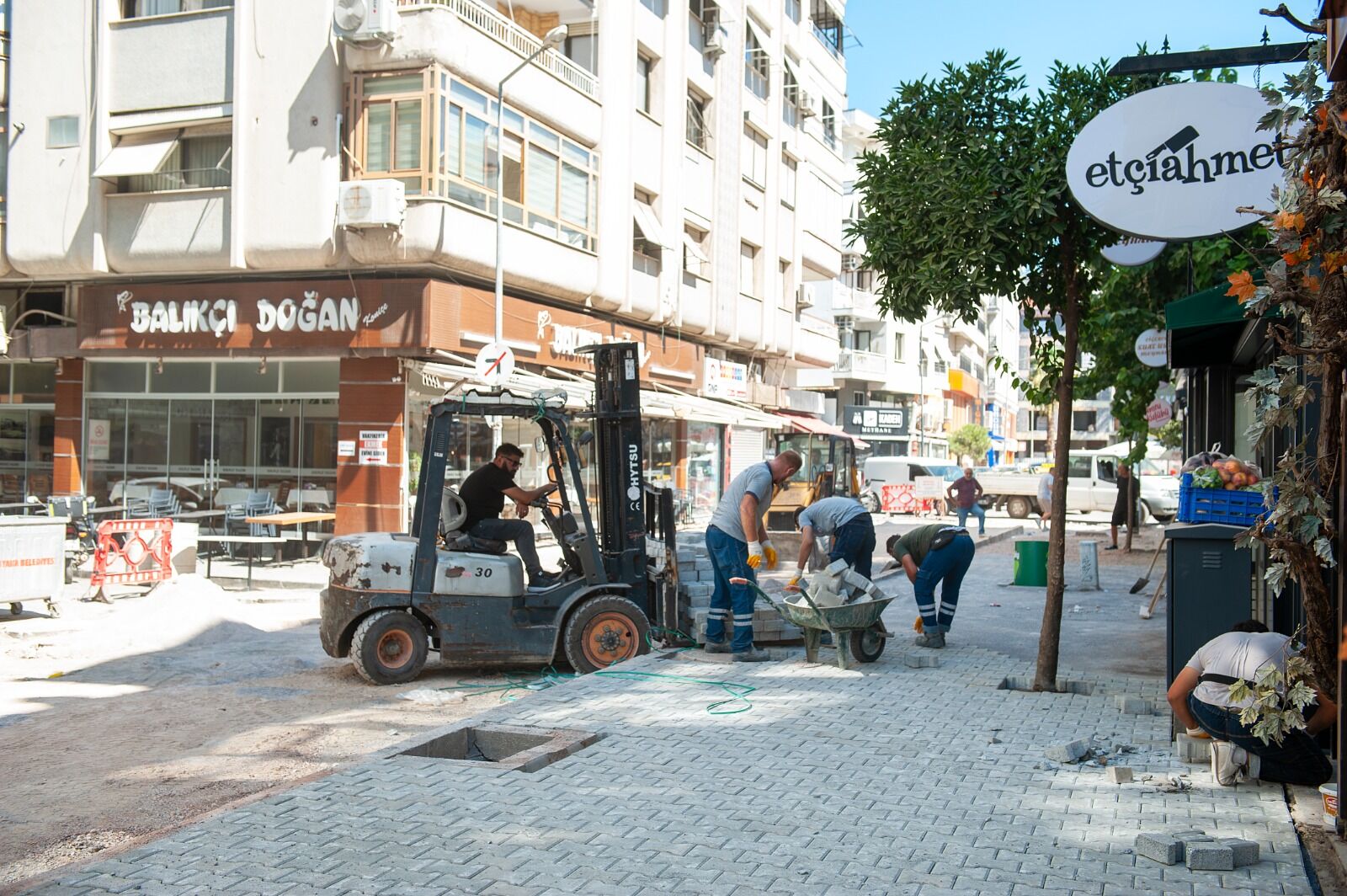 Karşıyaka'da Yaya Dostu Dönüşüm O Sokak Tek Yön Oluyor! (1)