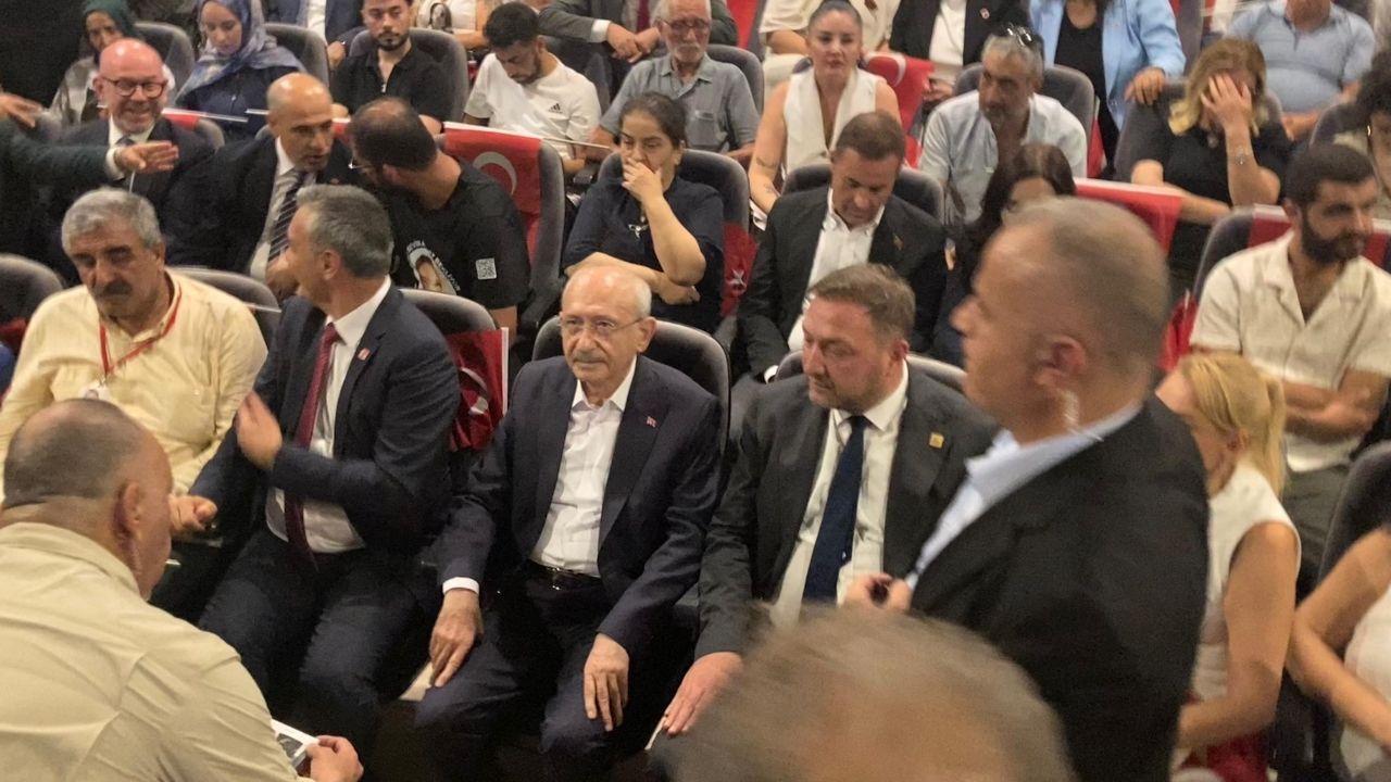 Kılıçdaroğlu, Karşıyaka Suat Taşer Sanat Merkezi'nde4