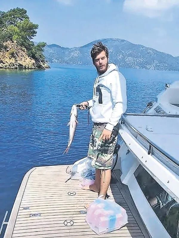 Kıvanç Tatlıtuğ Teknesiyle Boğaz’da Balık Tuttu (1)