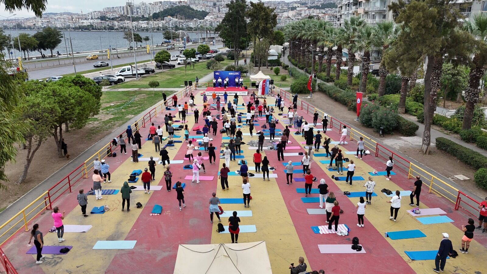 Konak’ta Güne Yoga, Aerodans Ve Pilatesle Enerji Dolu Başlangıç (2)