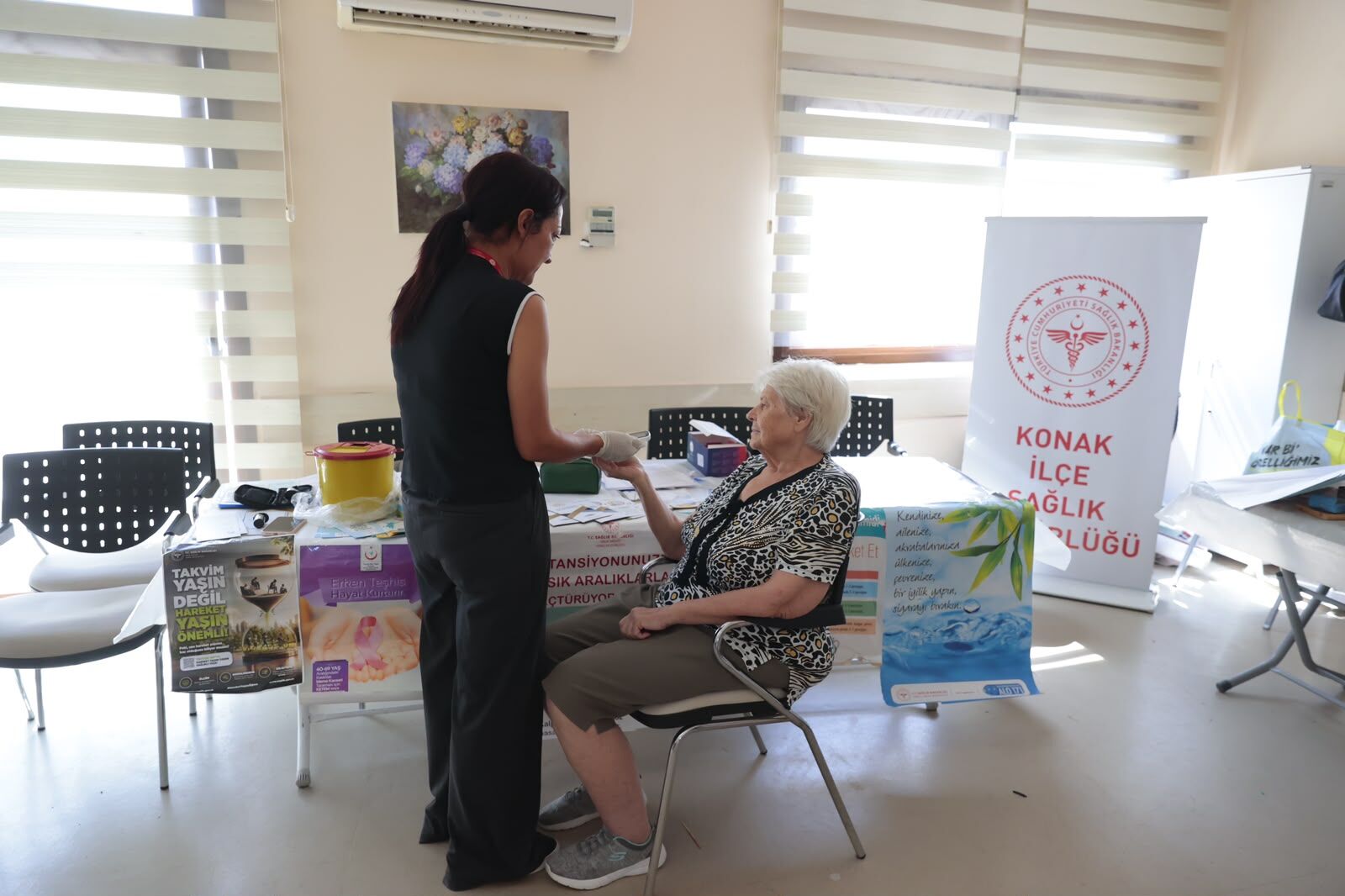 Konak’ta Halk Sağlığı Haftası’na Özel Sağlık Taraması (5)