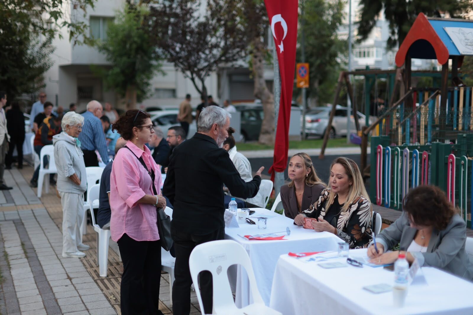 Konak’ta Söz Komşuların Başkan Mutlu Talepleri Dinledi (6)