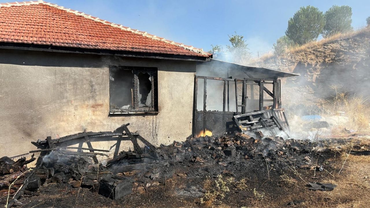 Kula'da Korkutan Ev Yangını1
