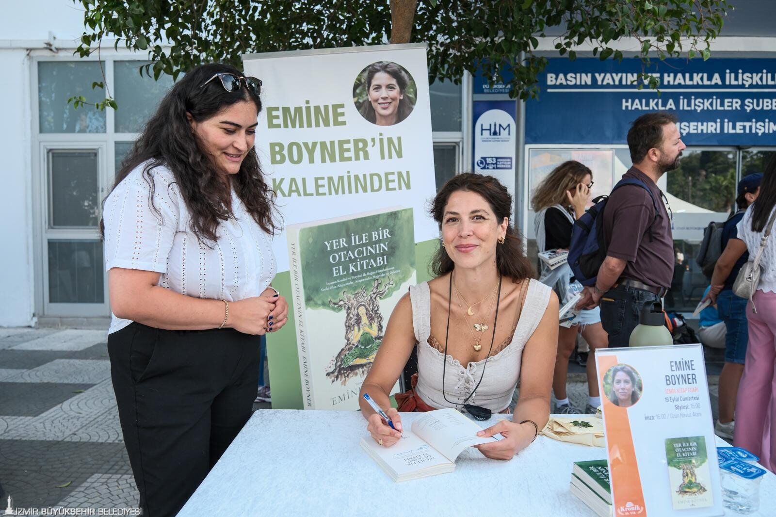 Kültürpark'a Akın Ettiler İzki̇tap'ta Ilk Gün Coşkusu (7)