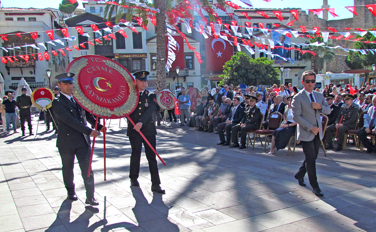 Kutlamalar Alaçatı'da Başlıyor, Çeşme'de Taçlanıyor 104. Yıla Özel Dolu Dolu Program! (1)