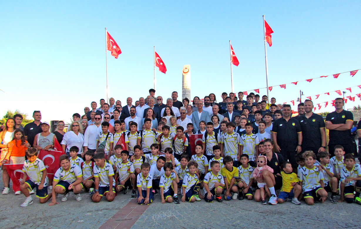 Kutlamalar Alaçatı'da Başlıyor, Çeşme'de Taçlanıyor 104. Yıla Özel Dolu Dolu Program! (3)