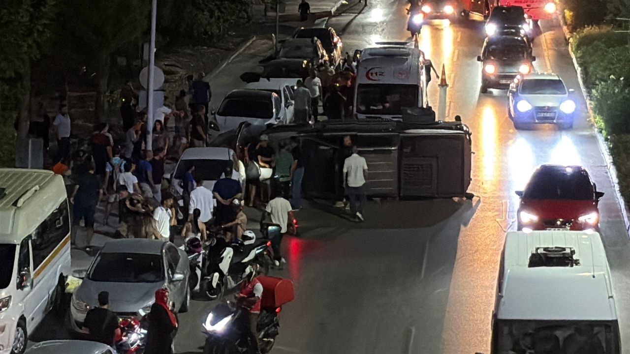 Makas Atan Sürücü 5 Araca Çarpıp Kaçtı1
