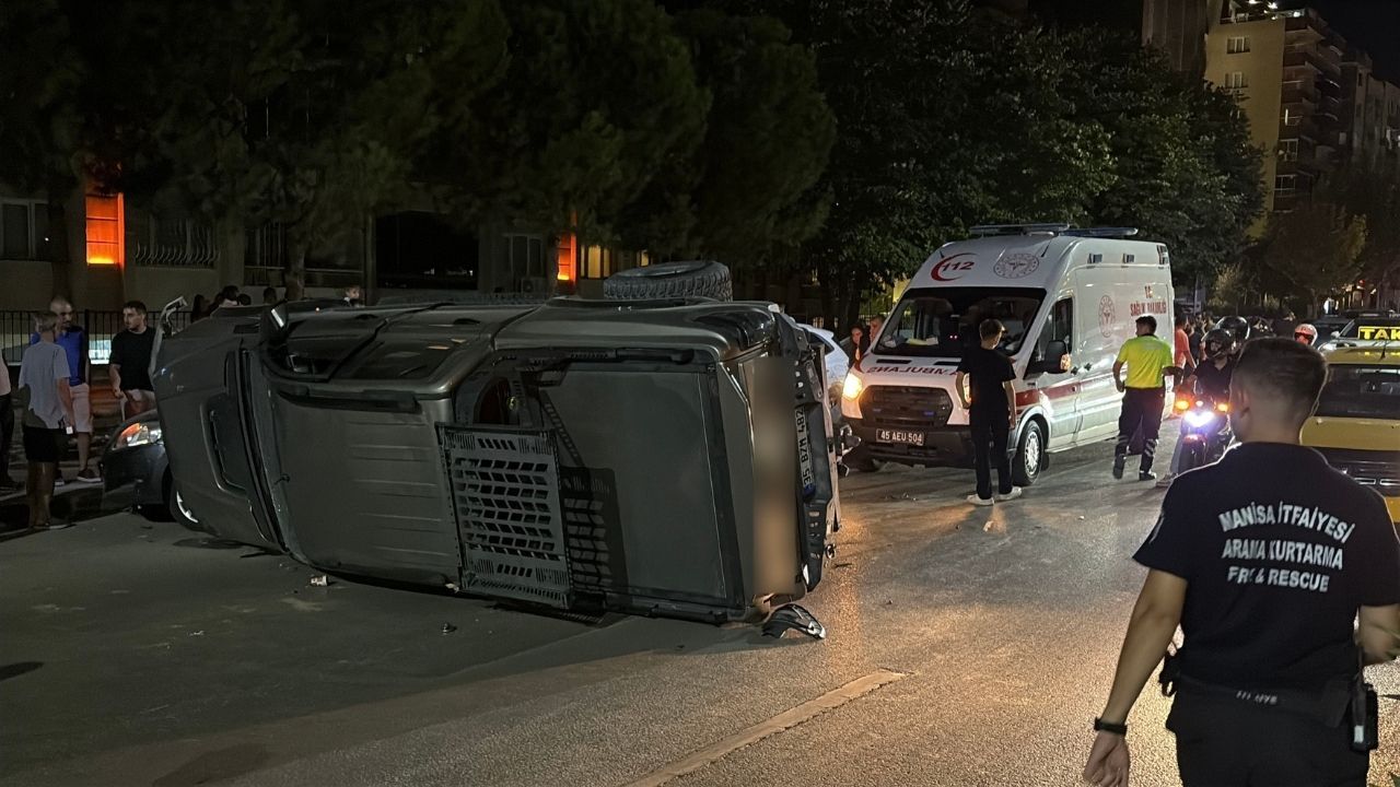 Makas Atan Sürücü 5 Araca Çarpıp Kaçtı3