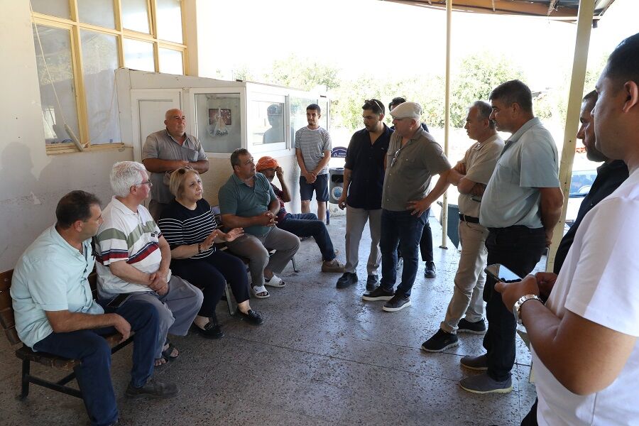 Menderes’te Hafta Sonu Mesaisi Şen Sahada Talepleri Dinledi (5)