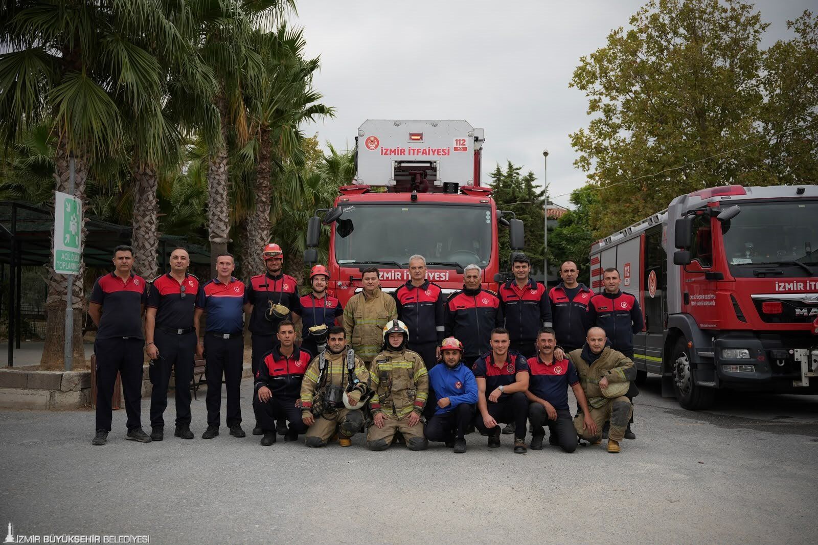 Okulda Bir Anda Sirenler Çaldı! İzmir'de Yangın Senaryosu Gerçeğini Aratmadı (1)