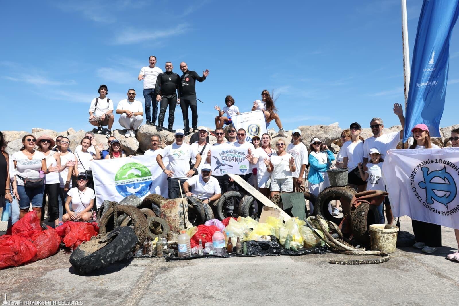 Plastik, Metal Ve Evsel Atıklar Çeşme Denizinde 1,5 Ton Atık Toplandı (1)-1