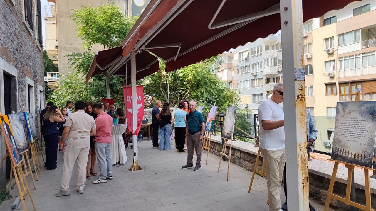 Resim Ve Şiir Barış Için Buluştu