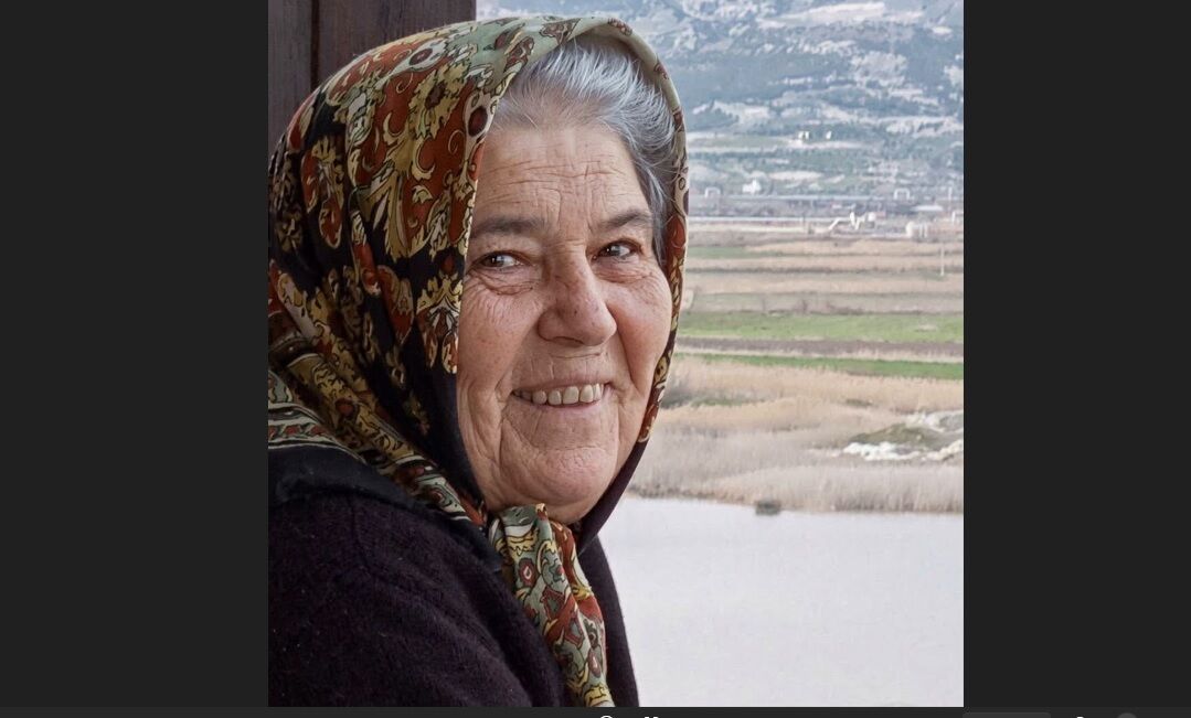 Domates yüklü tır ile otomobil çarpıştı: 1 ölü, 2 yaralı