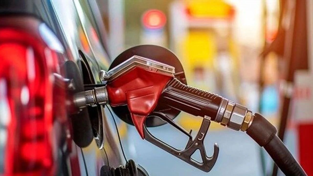 Akaryakıta büyük zam yolda: Litresi 100 lirayı bulacak