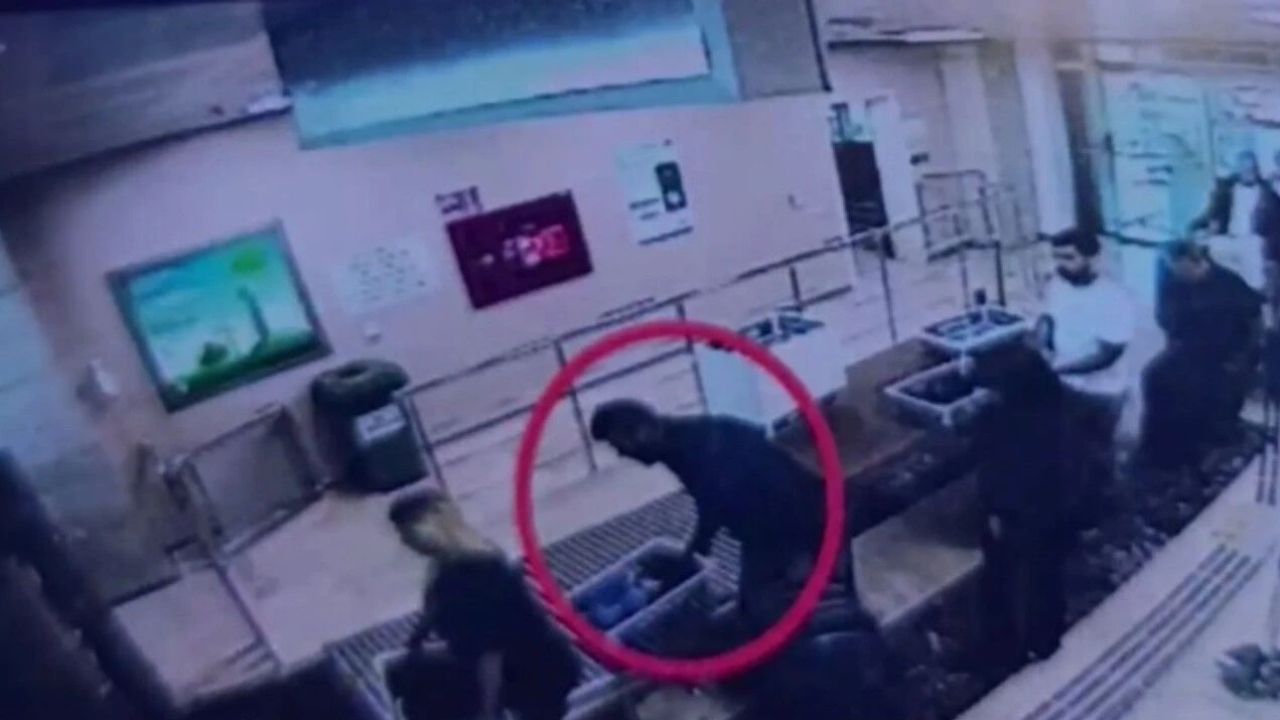 Elâzığ’da yangında öldükleri sanılan Ağa ve Nimet Üykü çiftinin cinayete kurban gittiği anlaşıldı. Altınları çalıp olaya yangın süsü veren zanlı, havalimanındaki X-Ray görüntülerinden tespit edilerek yakalandı.