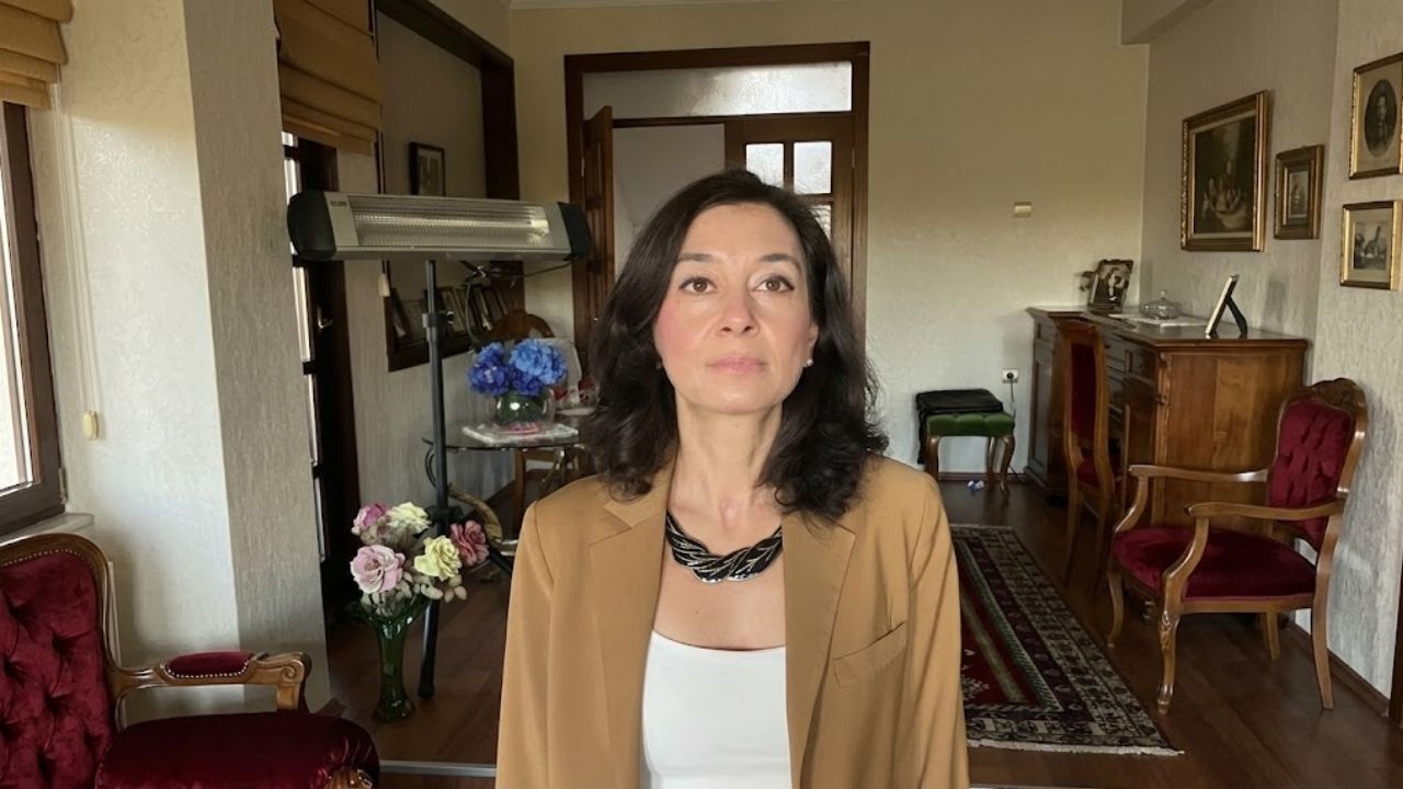 Kazdağları Kirazlı Altın Madeni sahasında 230 bin ağacın kesildiği kesinleşmiş yargı kararına rağmen faaliyetler durmadı. Avukat Pınar Gayretli, mahkeme kararlarını uygulamayan idareye hukuki sorumluluklarını hatırlatarak sahadaki doğa kıyımının ve hukuksuzluğun devam ettiğini vurguladı.