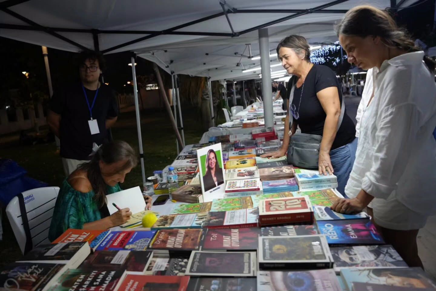 Torbalı’da Güz Kitap Günleri Yoğun Ilgiyle Sürüyor (4)