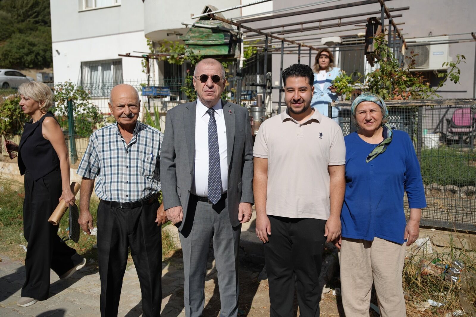 Ümit Özdağ İzmir’de İlk Durak Şehit Ailesi, Ikinci Durak Özfatura Ailesi (4)