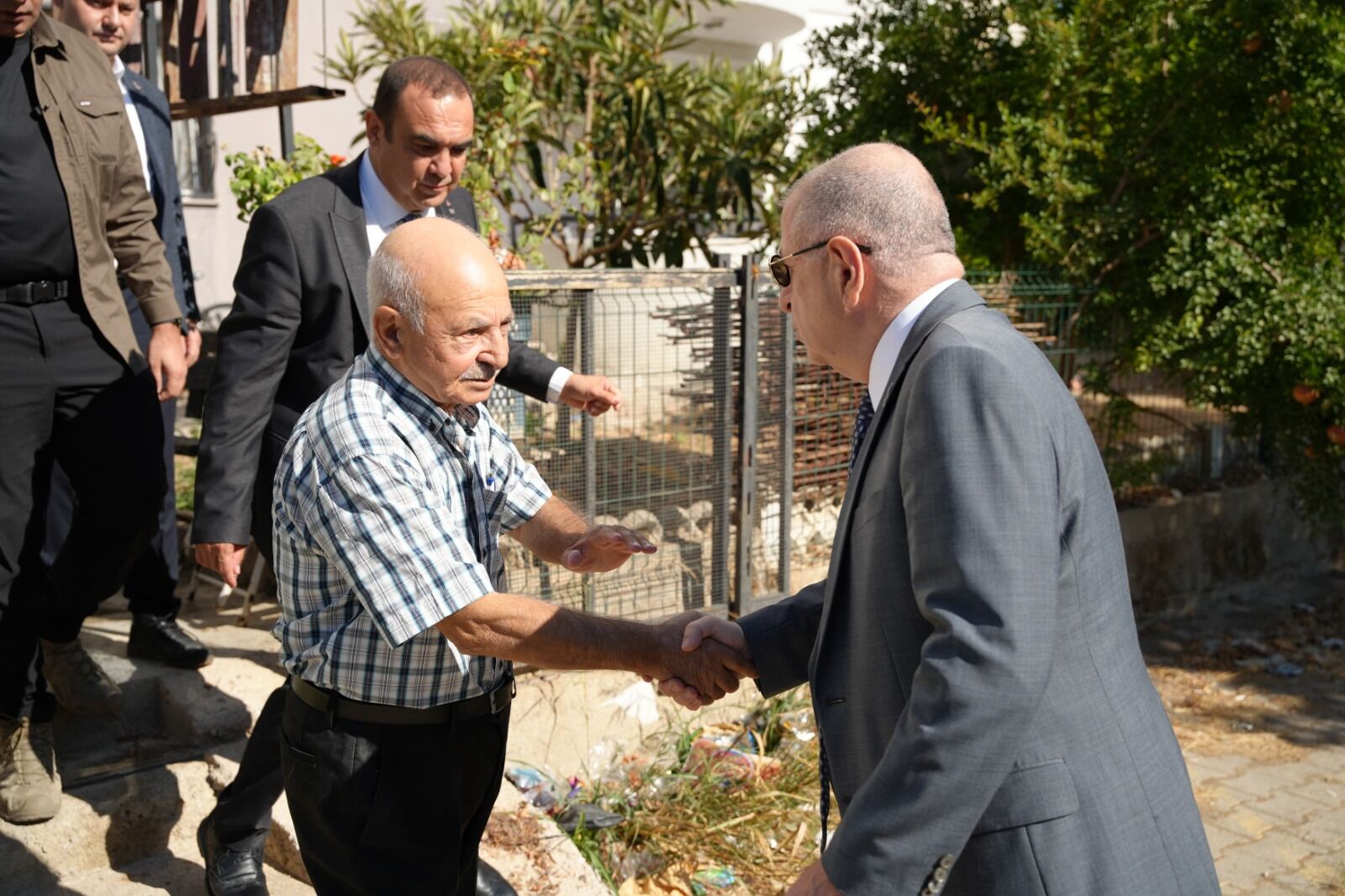 Ümit Özdağ İzmir’de İlk Durak Şehit Ailesi, Ikinci Durak Özfatura Ailesi (5)