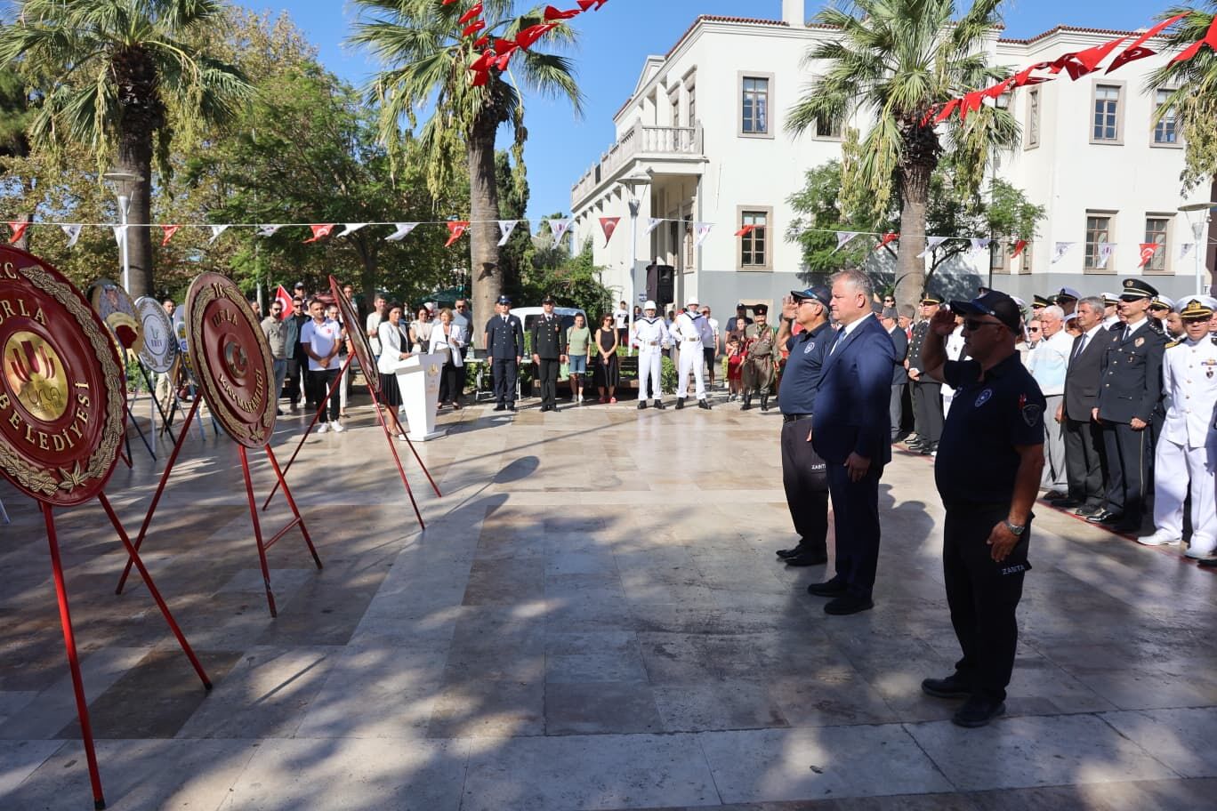Urla’nın Kurtuluşunun 104. Yılı Törenlerle Kutlandı (5)