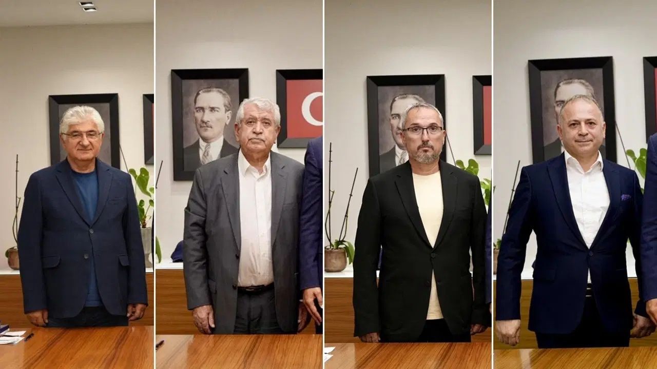 Üsküdar’da Seçim Öncesi Chp’li 4 Meclis Üyesi Ak Parti’ye Katıldı