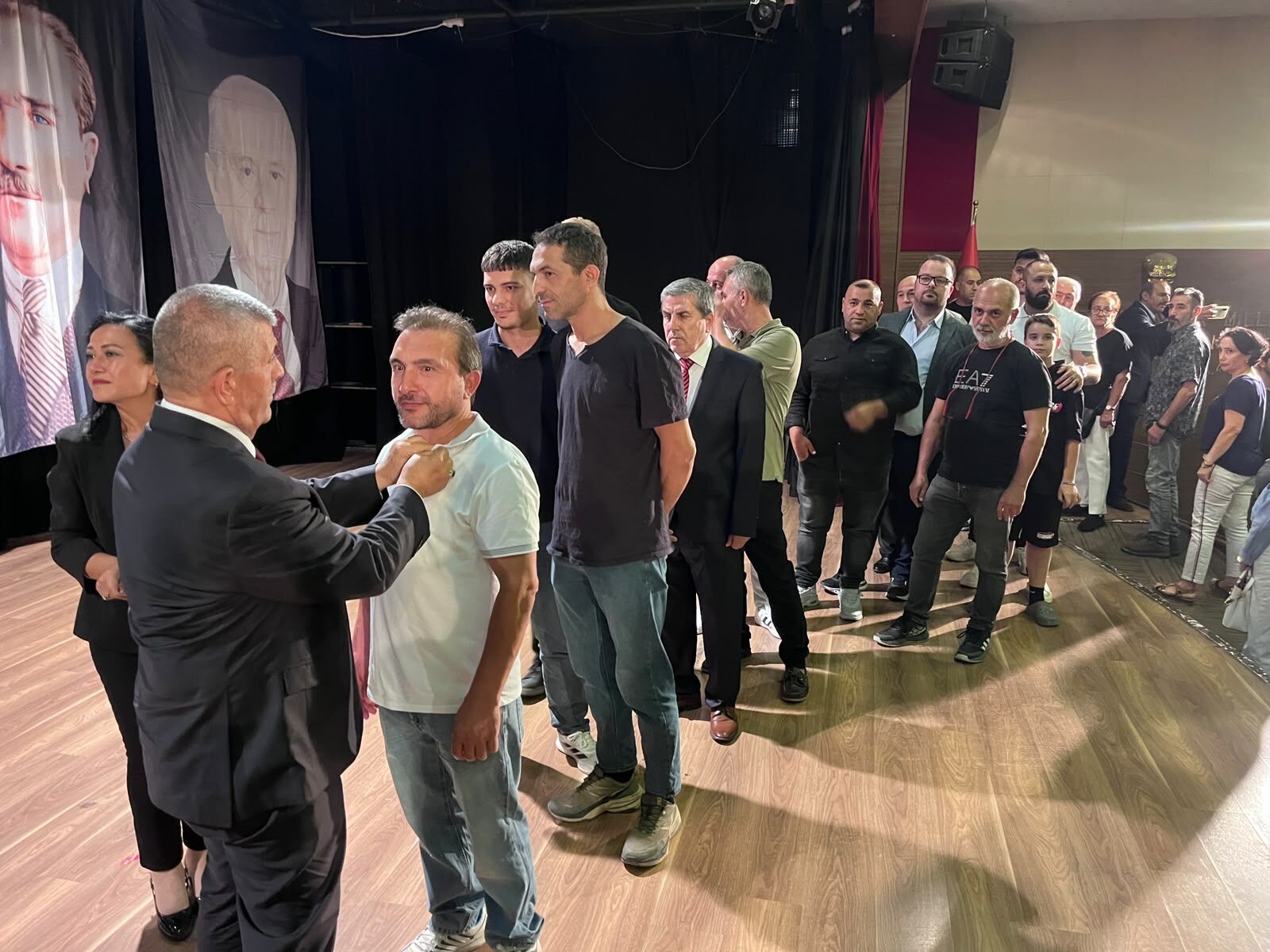 Veysel Şahin Yeni Üyeleri Böyle Karşıladı (4)