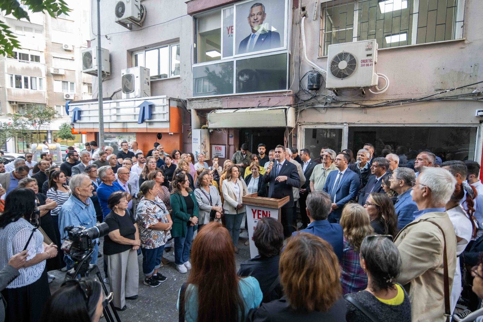 Yeni̇ Parti Bornova’da Ilçe Binasını Açtı Güç’ten Iktidar Mesajı (1)