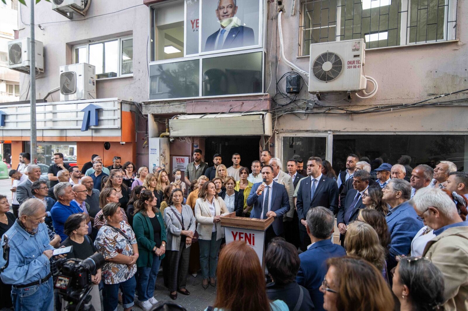 Yeni̇ Parti Bornova’da Ilçe Binasını Açtı Güç’ten Iktidar Mesajı (2)