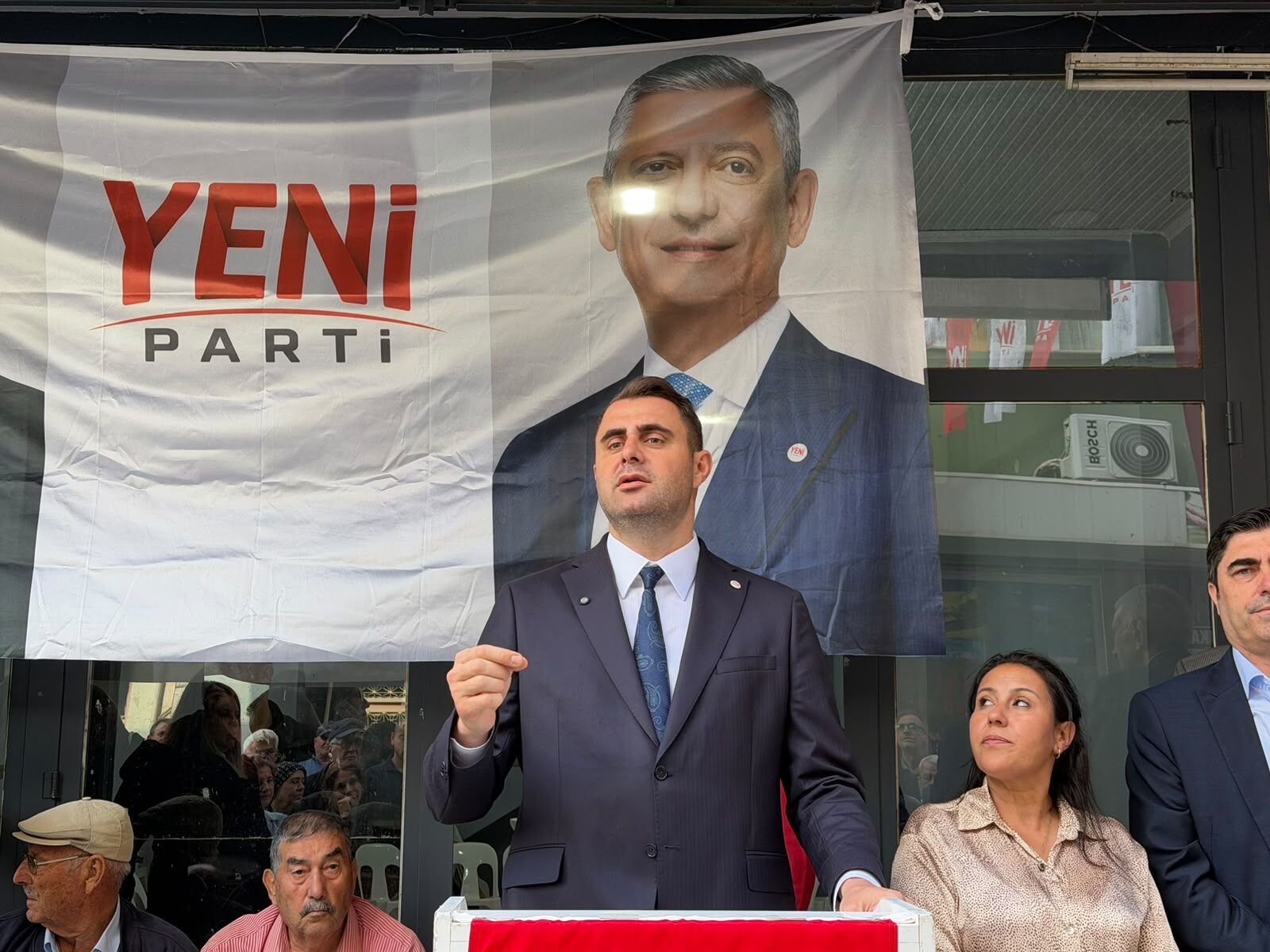 Yeni̇ Parti Kiraz'da Hizmete Girdi! Çağatay Güç Kayyum Hesabı Çarşıya Uymadı (1)-1