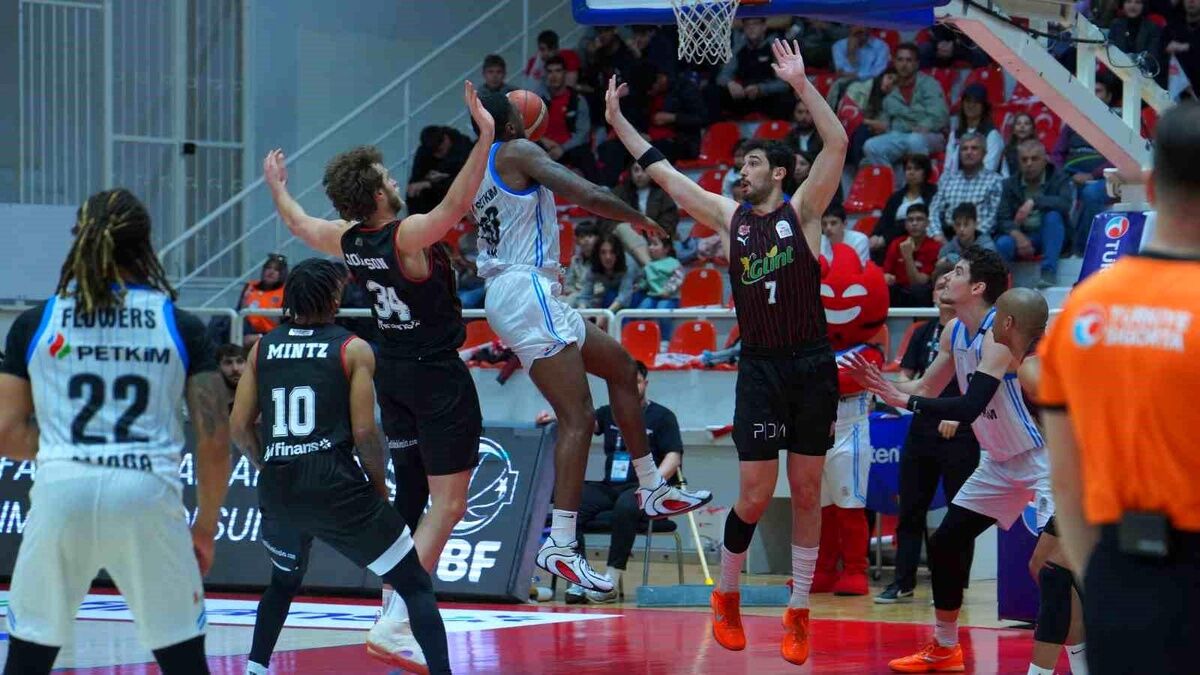 Basketbol Süper Ligi'nde 2. Hafta Heyecanı Esenler Erokspor Aliağa Petkimspor Maçı Ne Zaman (2)