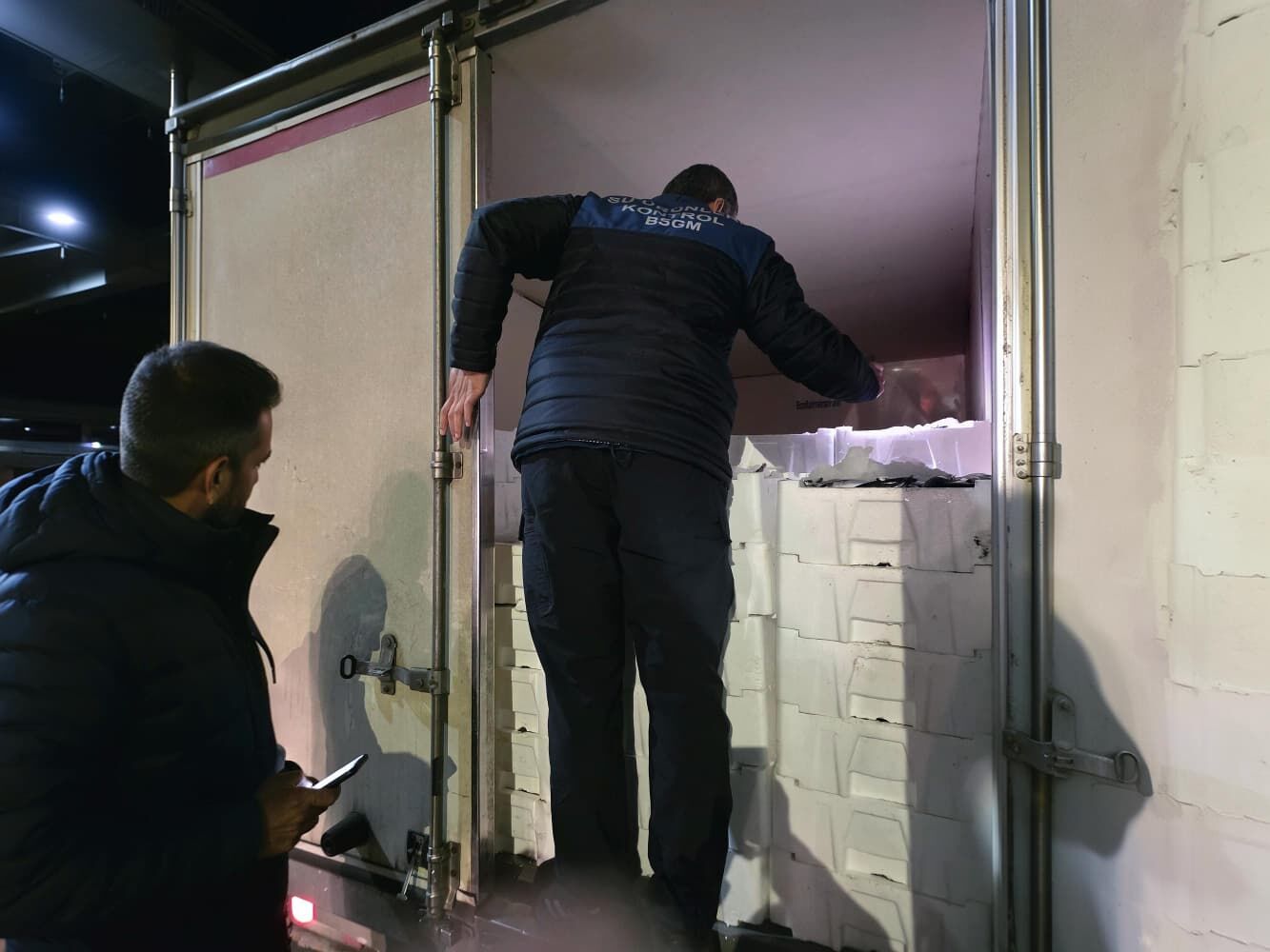 Buca Balık Hali’nde Yasa Dışı Avcılık Baskını 45 Kilo Su Ürününe El Konuldu! (1)