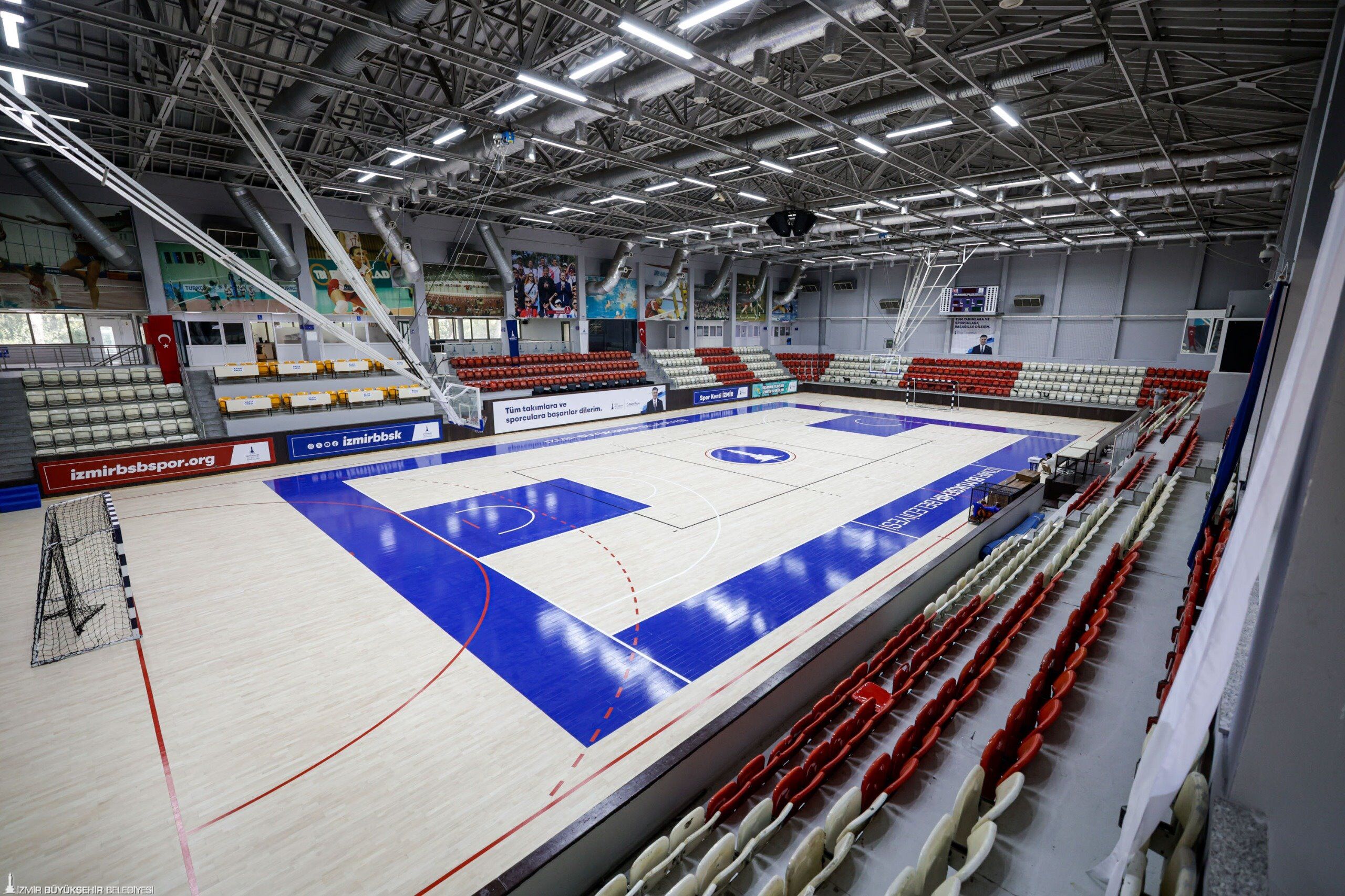 Celal Atik Spor Salonu Baştan Aşağı Yenilendi Zemin Artık Fiba Standartlarında (3)