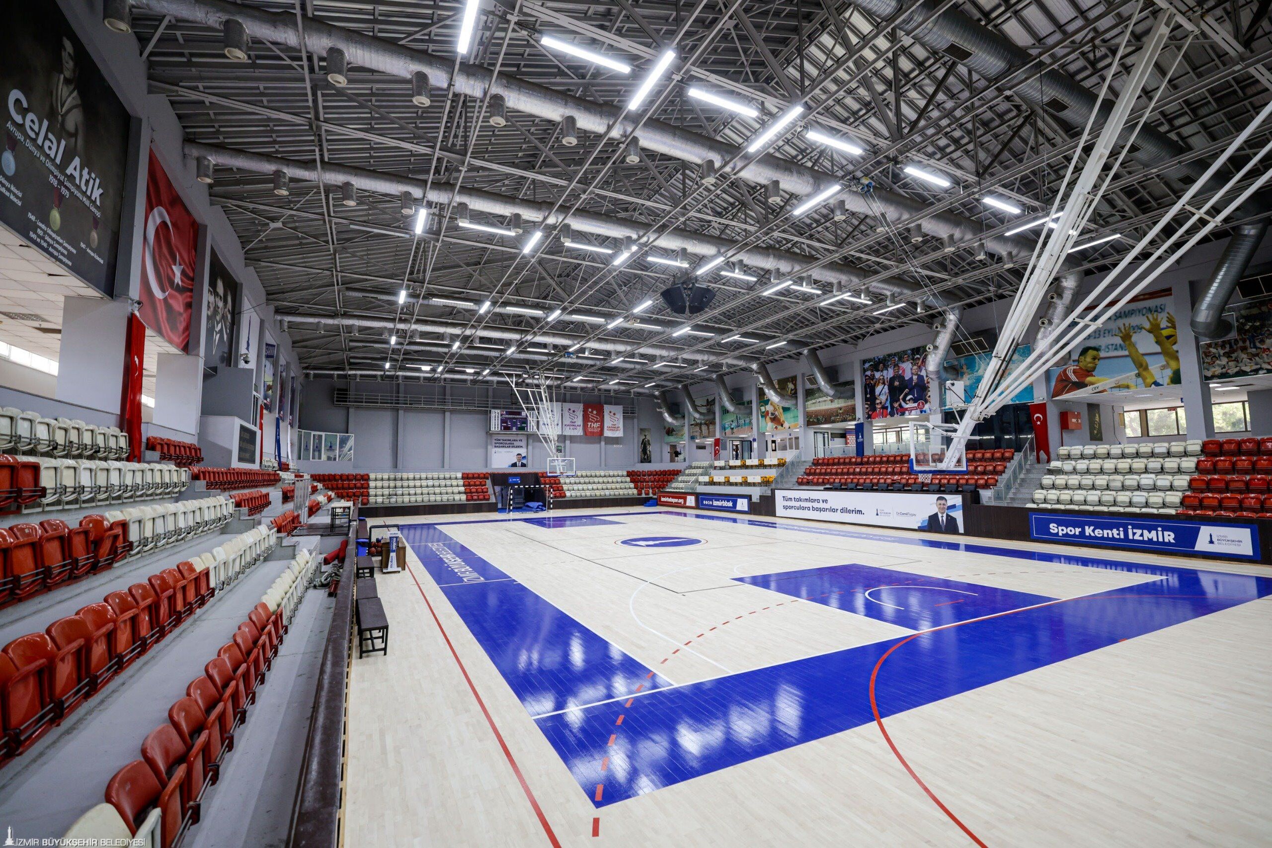 Celal Atik Spor Salonu Baştan Aşağı Yenilendi Zemin Artık Fiba Standartlarında (5)