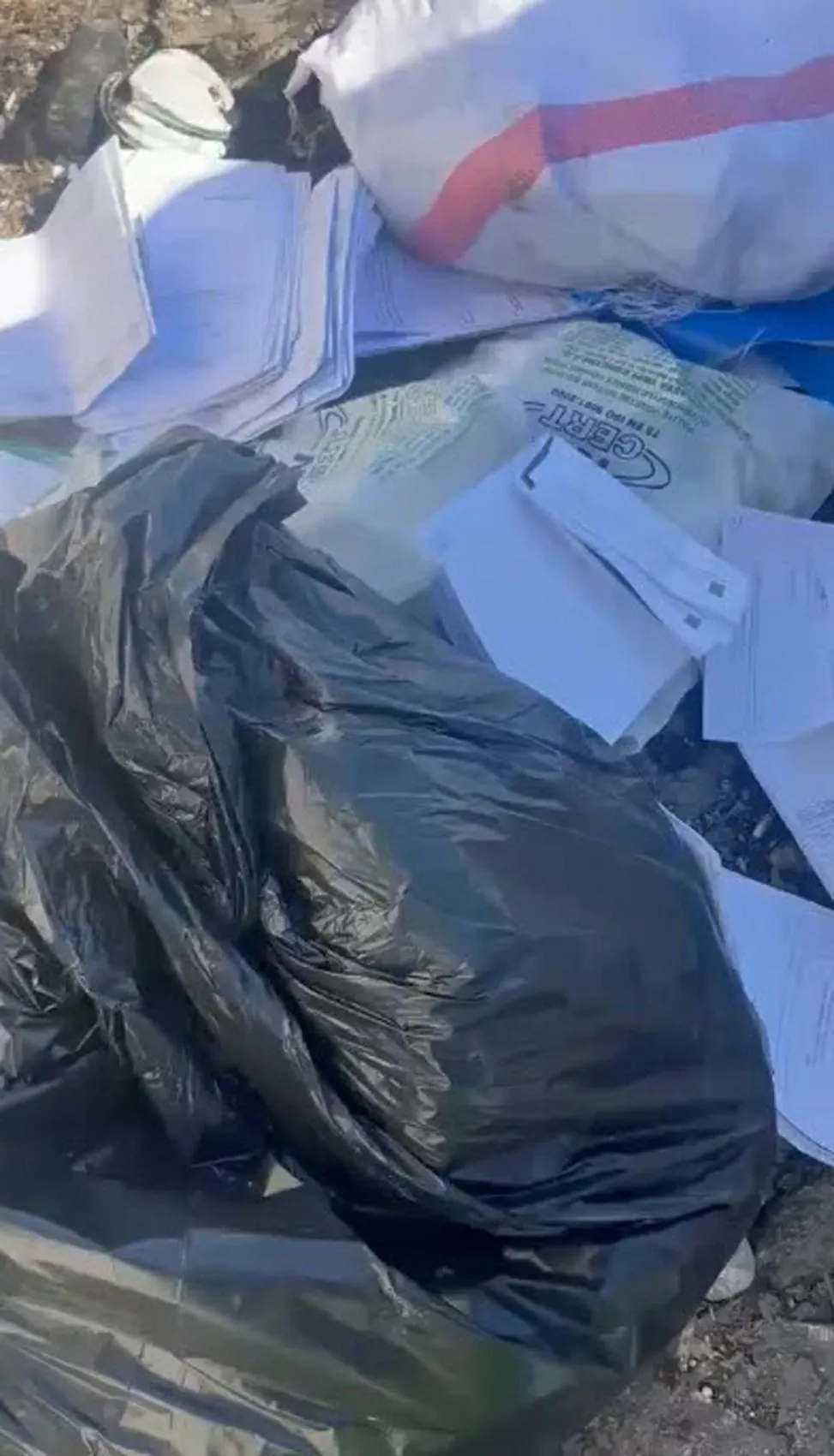 Çeşme Belediyesi'nde Evrak Skandalı Evrak Yakarken Yakalandı Iddiası (2)