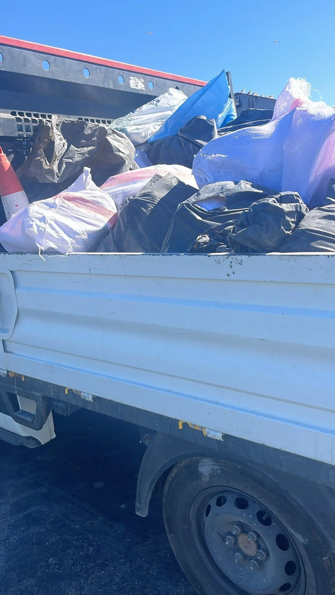 Çeşme Belediyesi'nde Evrak Skandalı Evrak Yakarken Yakalandı Iddiası (3)