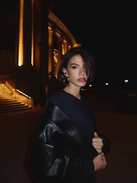 Demet Özdemir Paris’te Bu Kez Gece Stiliyle Adından Söz Ettirdi (3)
