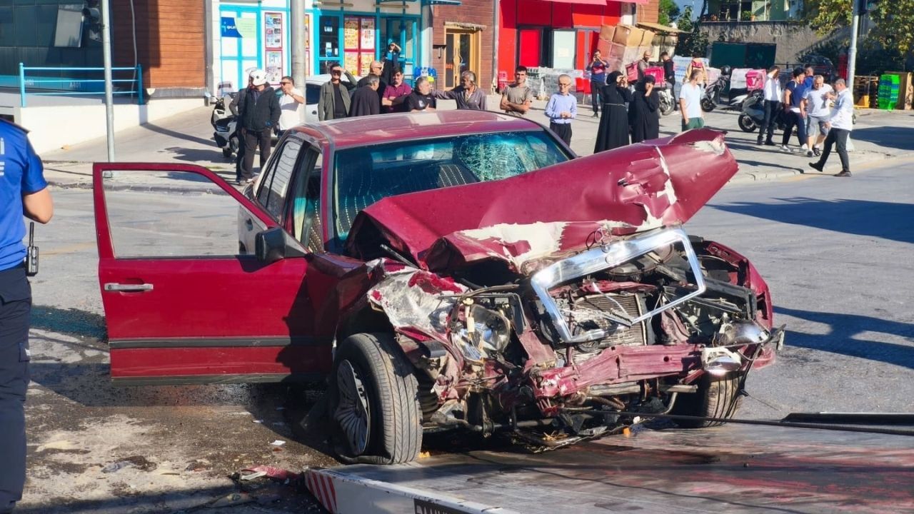 Denizli'de Kırmızı Işık Ihlali Az Kalsın Can Alıyordu1