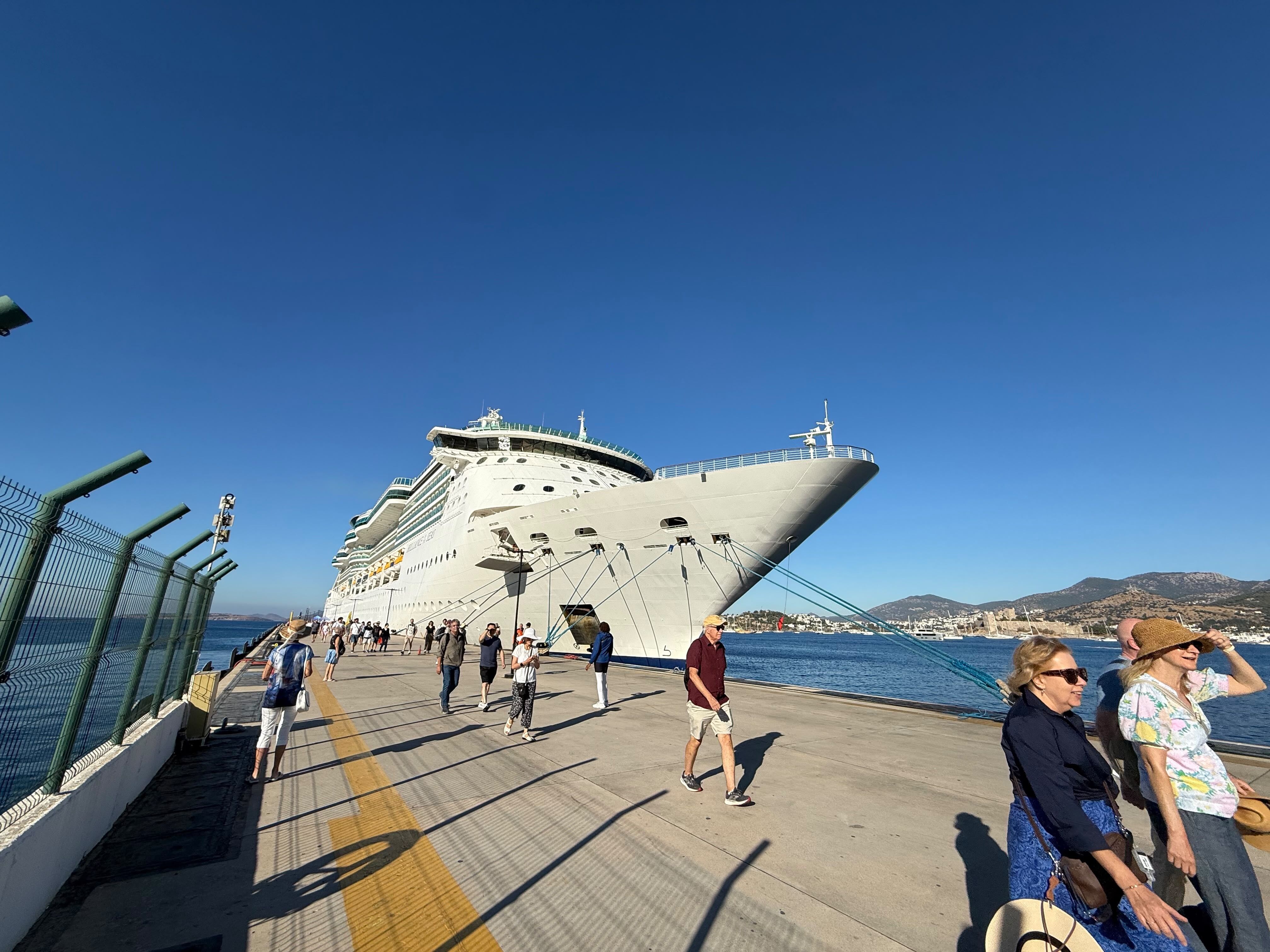 Dev Kruvaziyer Brilliance Of The Seas Bodrum’a Demirledi (2)