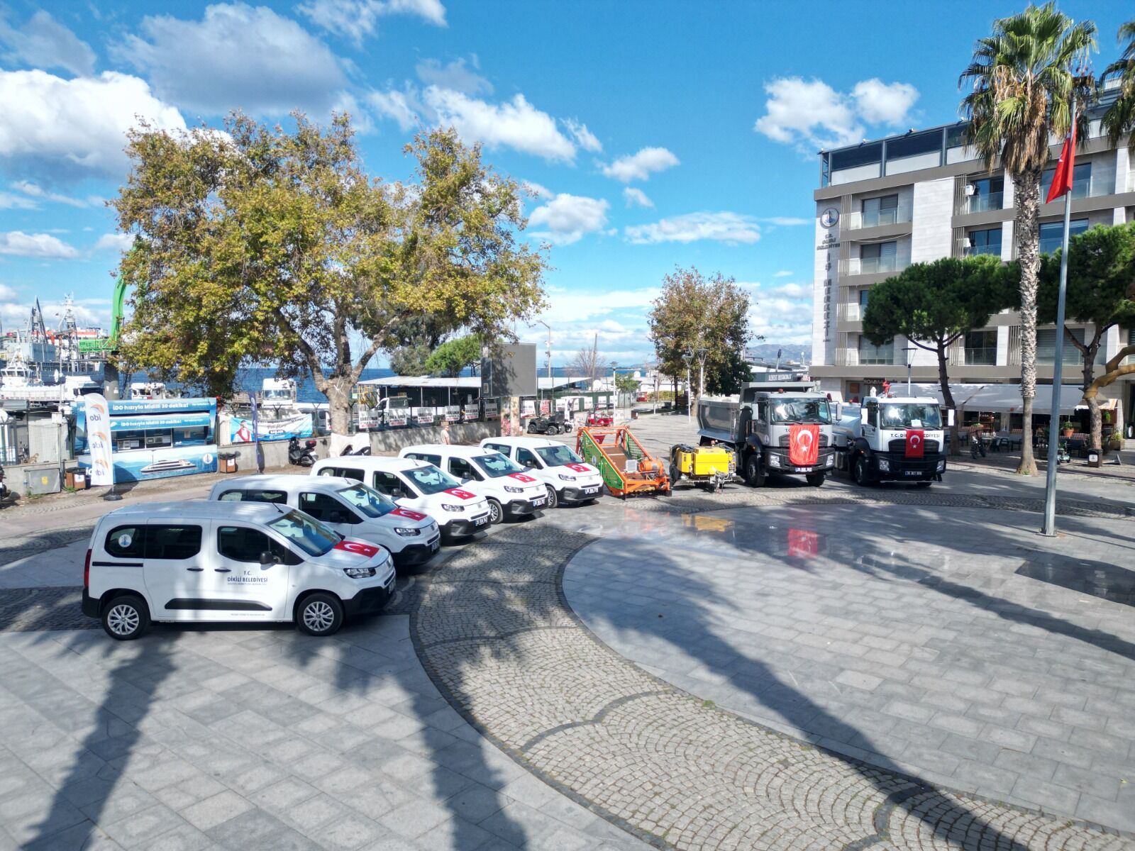 Dikili’de Yatırımlar Hız Kesmiyor 9 Yeni Araç, Doğalgazda Yeni Etap, Otogar Için Ihale (2)