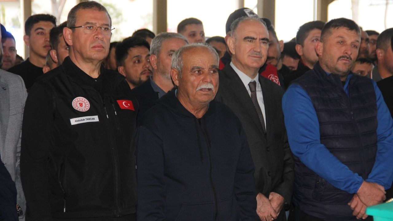 Hayatını Kaybeden Madenci Ömer Karakaya Toprağa Verildi1