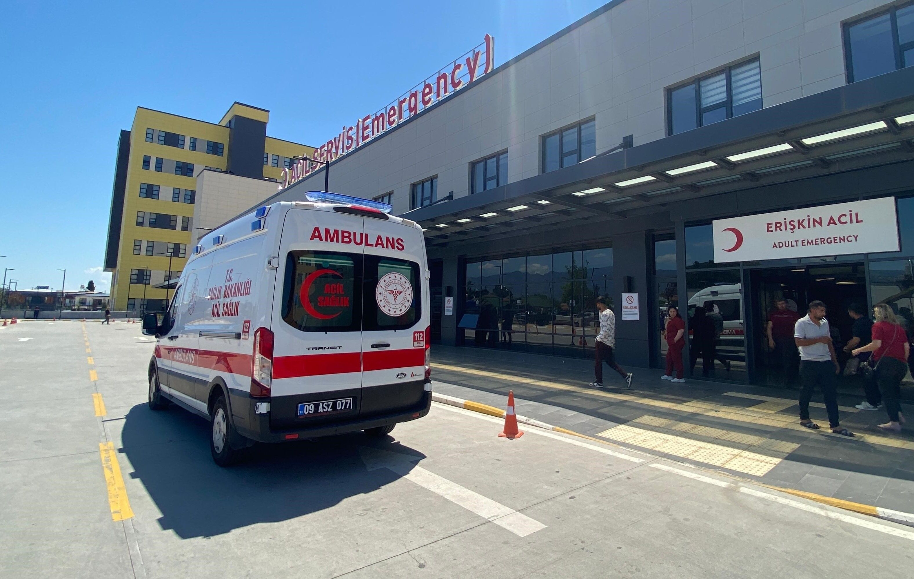 İncirliova'da Silahlı Kavga Eşini Pompalı Tüfekle Vuran Zanlı Her Yerde Aranıyor (1)