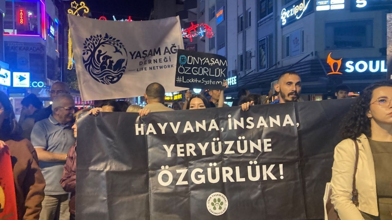 İzmir Barosu Sokakta Yeni Yasa Istiyoruz!1