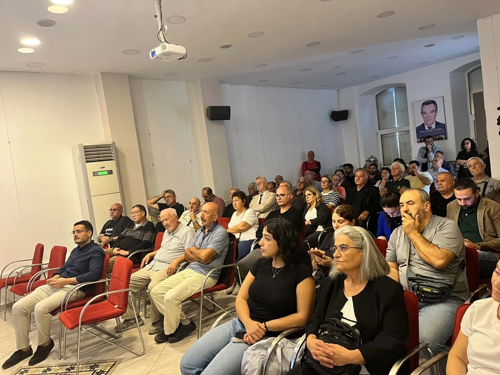 İzmir Tabip Odası’nda Duygusal Anma Bu Dünyadan Ergün Demir Geçti (3)