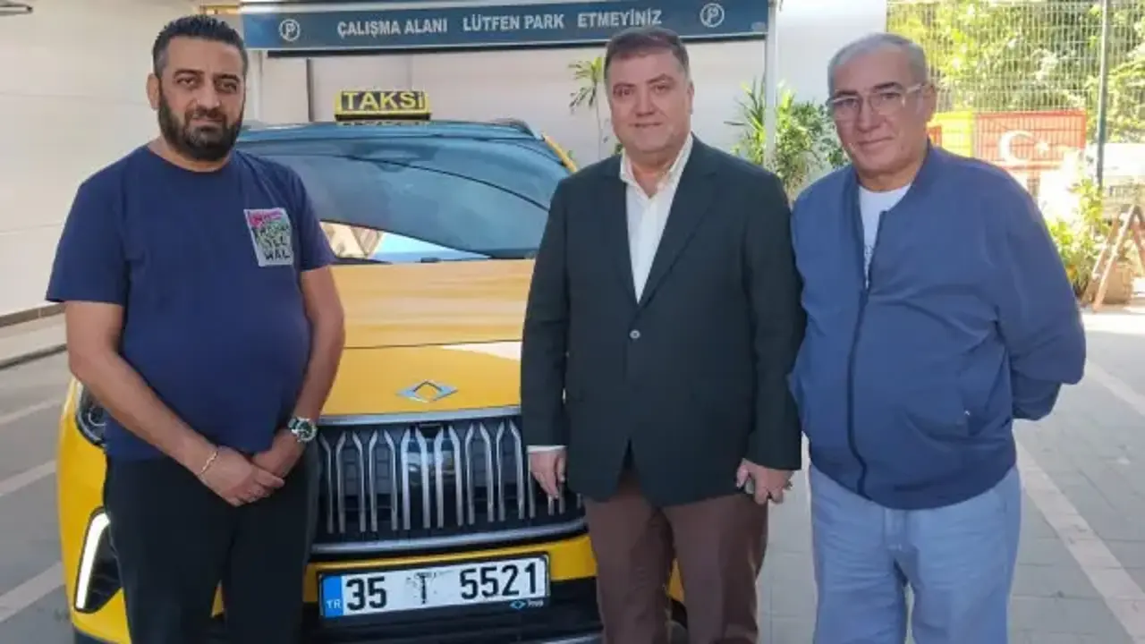 İzmir'in Ilk Togg Taksisi Başkandan Ötv Ve Kdv Çağrısı (1)-1