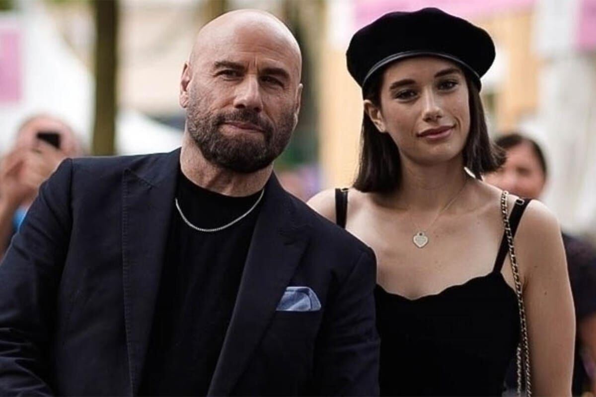 John Travolta'nın Kızı Podyuma Çıktı! Paris'te Tüm Gözler Onun Üzerindeydi (1)