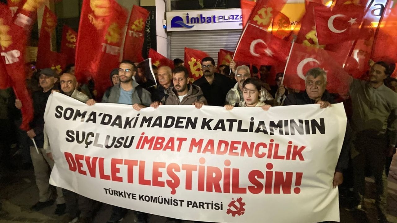Soma’da Hayatını Kaybeden Madenciler Için Baret Bıraktılar Derhal Devletleştirilmeli3